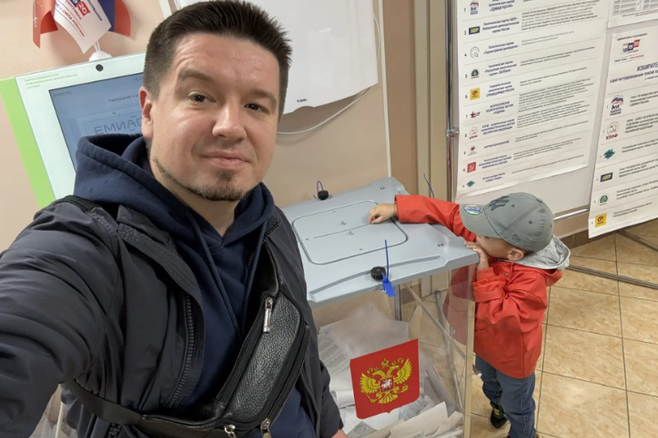 Председатель комитета Алексей Пасько отдал свой голос на проходящих выборах
