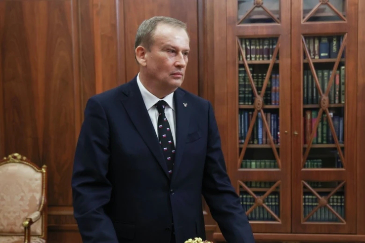 Александр Дрозденко рассказал о том, как регион выдерживает статус «прифронтового», занимая при этом первое место в России по инвестициям, о том, как работает единственный в России ветеранский кластер, почему ИИ хочет поднять плату за «коммуналку» и зачем Ленобласть делает ставку на Узбекистан в большом интервью порталу NEWS.ru