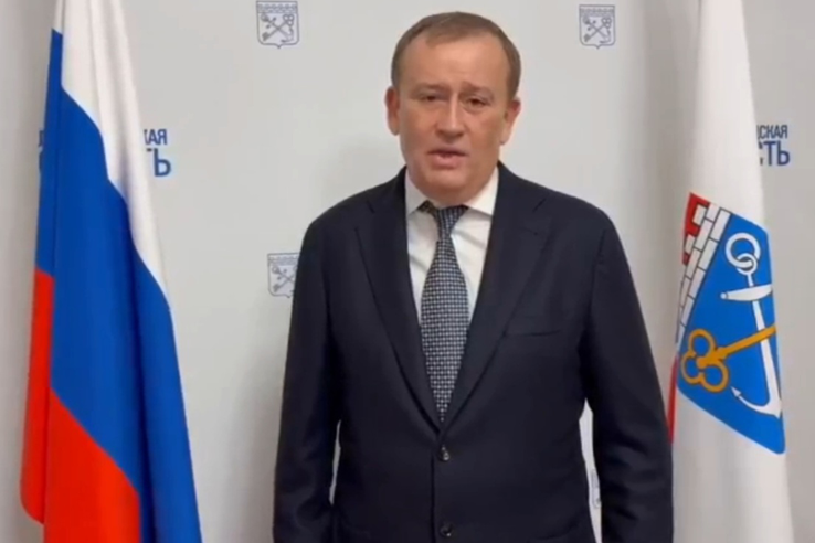 Сегодня Губернатор региона Александр Дрозденко после заседания Оперативного штаба обратился к жителям Ленинградской области с сообщением о принятых на нем решениях - создать дополнительные мобильные огневые группы для защиты ленинградского неба, а к службе в этих группах привлечь резервистов из числа ветеранов СВО